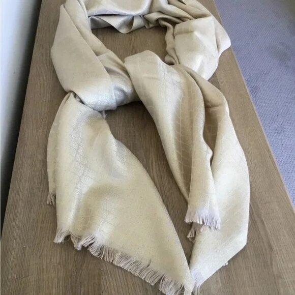 Holiday Gift Bundle Calvin Klein Hobo Bag & Scarf, Wallet, Belt Bag, Bracelet - Picture 5 of 7